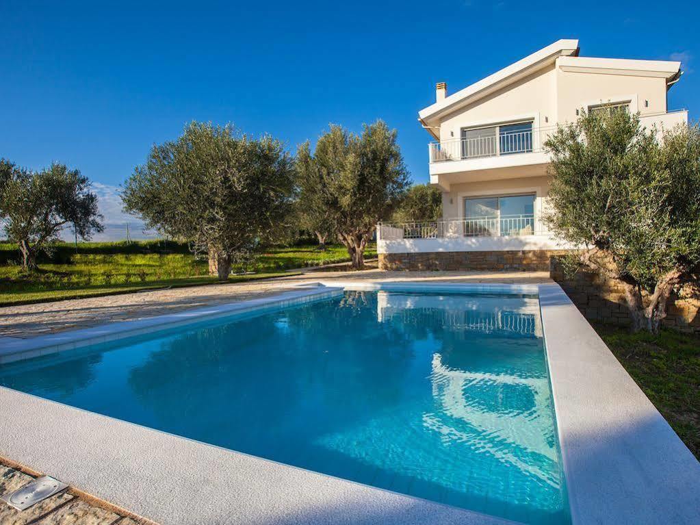 Abelia Luxurious Villas Finikounta Exteriör bild